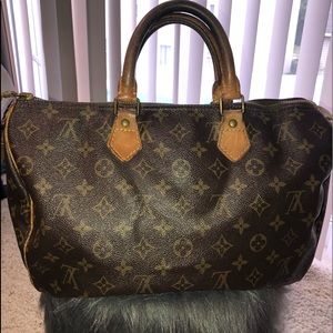 LV monogram speedy 35 (Authentic)